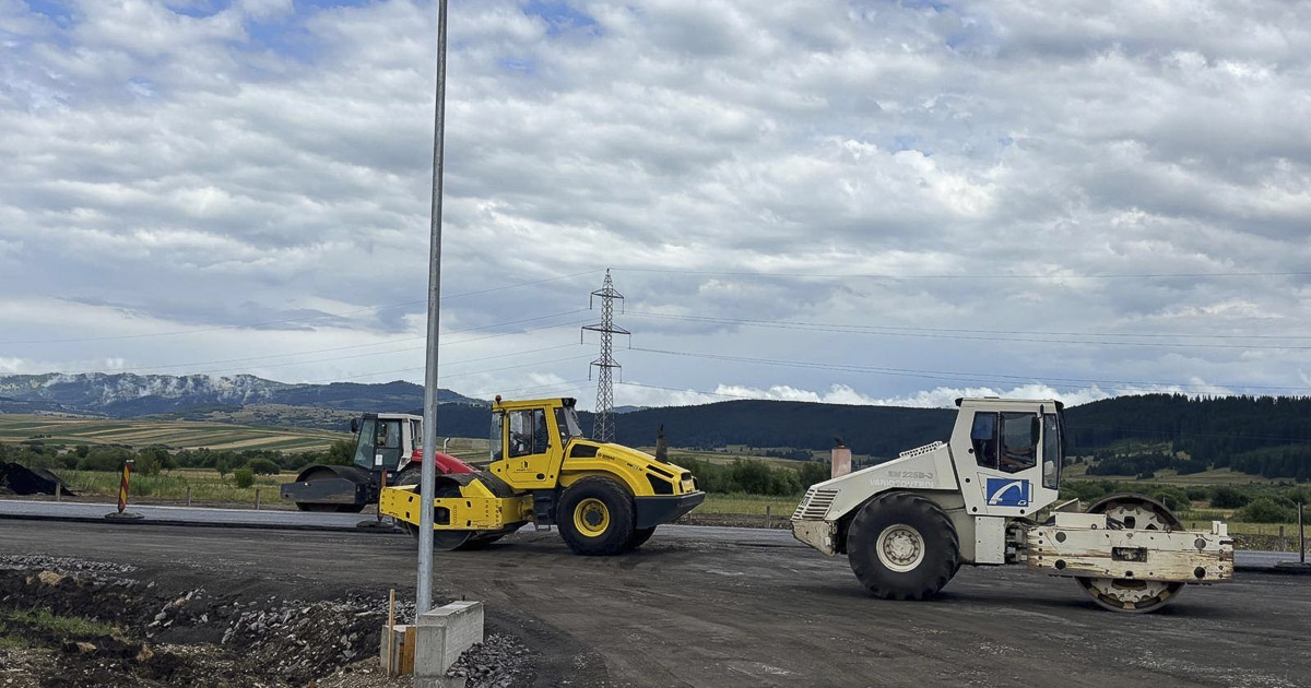 Aszfaltoznak Csíkmadarason